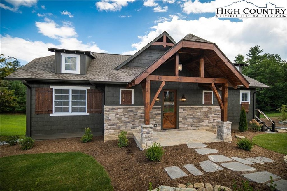 Charming cottage located just minutes from Main St