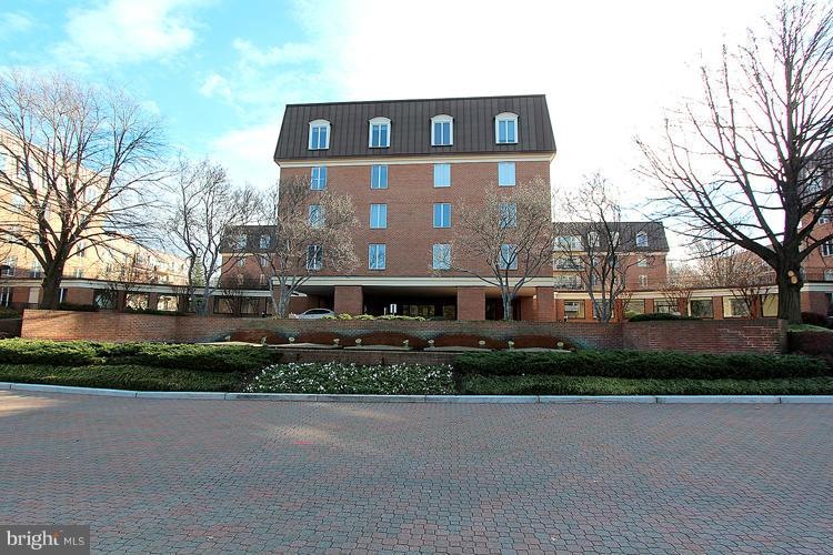 8101 Connecticut Ave unit S501, Chevy Chase, MD 20815 - photo 1