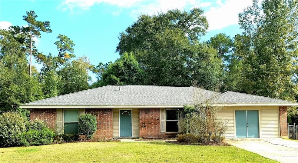 1590 Monaco Dr, Slidell, LA 70458 - photo 1