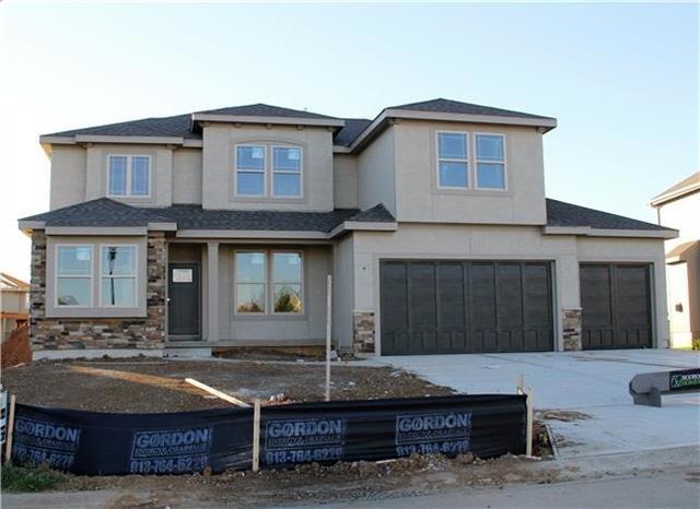 6006 Redbud St, Shawnee, KS 66218 - photo 1