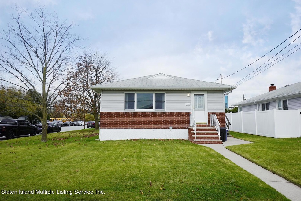 105 Riche Ave, Staten Island, NY 10314 - photo 1