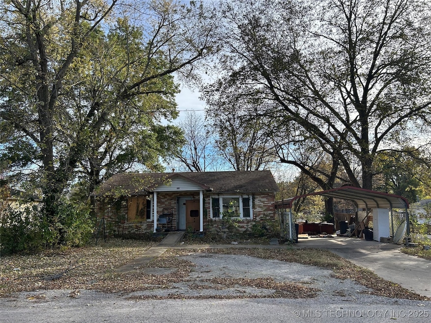 902 SE 2nd St, Pryor, OK 74361 - photo 1