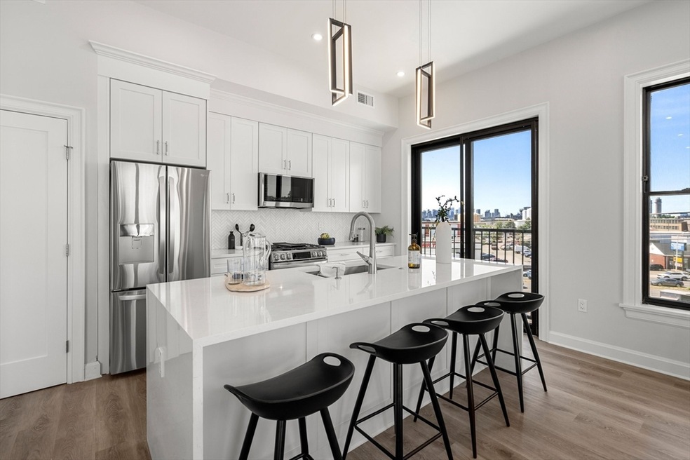 523 2nd St unit 401, Everett, MA 02149 - photo 1