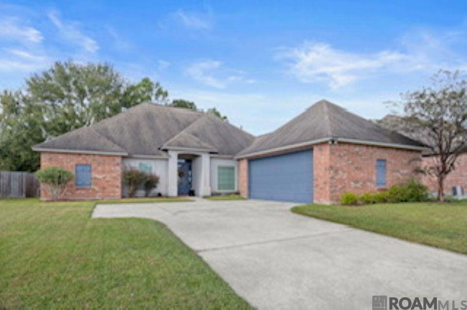 6729 Royal Oaks Ct, Zachary, LA 70791 - photo 1