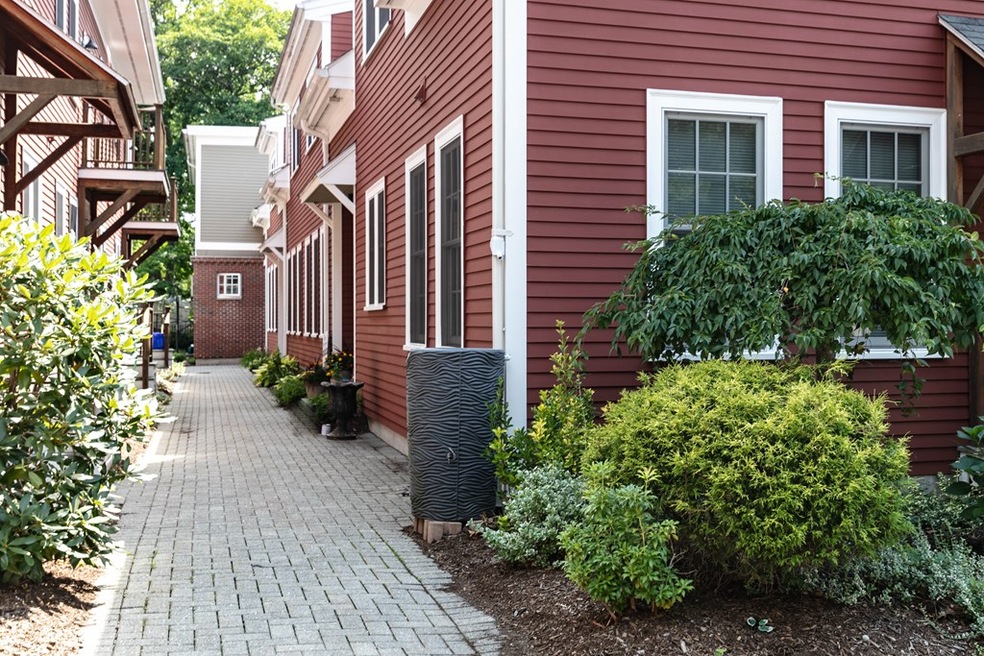 31 Fletcher Ave unit 5, Lexington, MA 02420 - photo 1