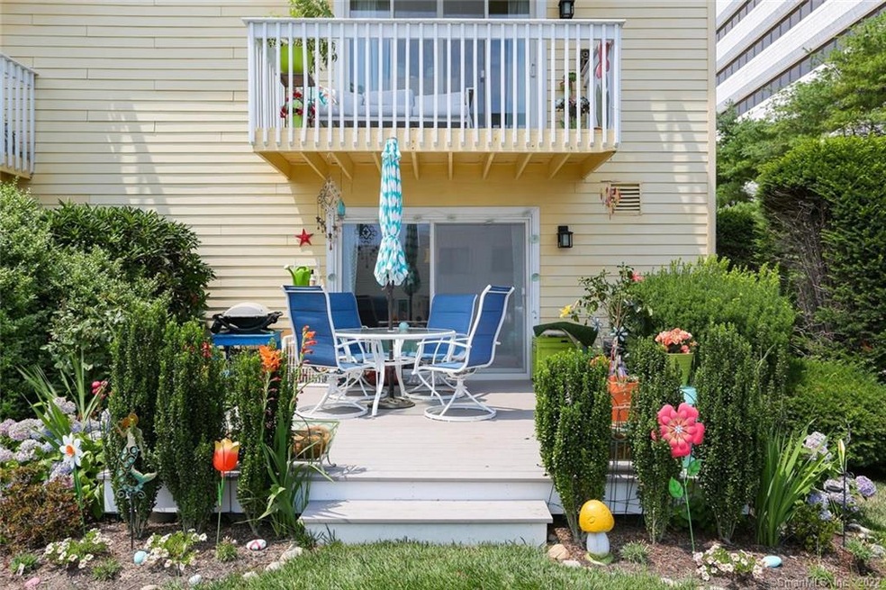 61 Seaview Ave unit 6, Stamford, CT 06902 - photo 1