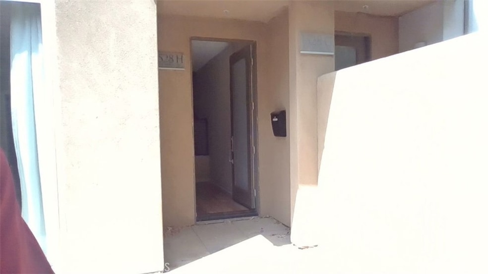 1528 W Artesia Square unit H, Gardena, CA 90248 - photo 1