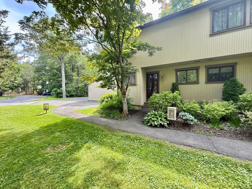1 Summit Ct unit 1, Woodbury, CT 06798 - photo 1