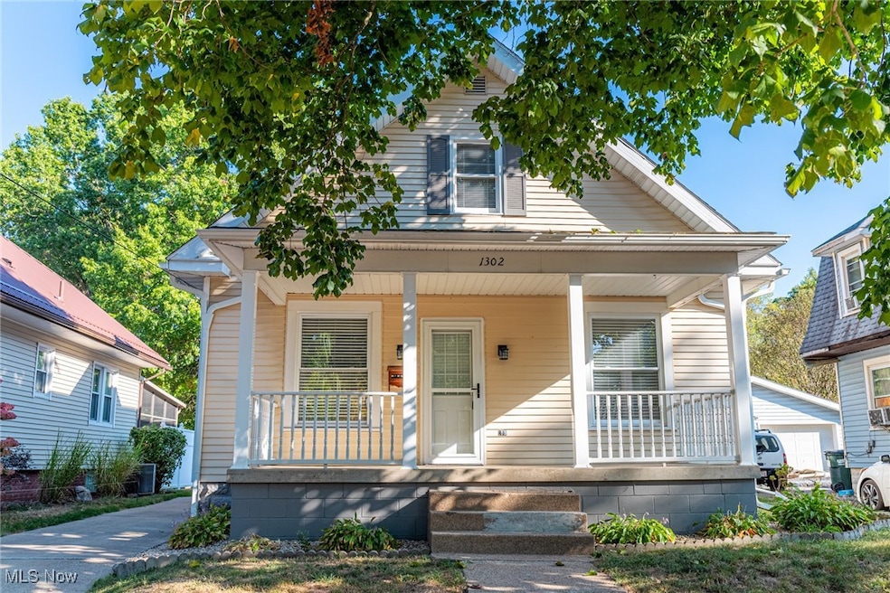 1302 Oak Ave, Coshocton, OH 43812 - photo 1