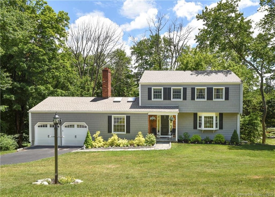 33 Frost Hill Rd, Trumbull, CT 06611 - photo 1