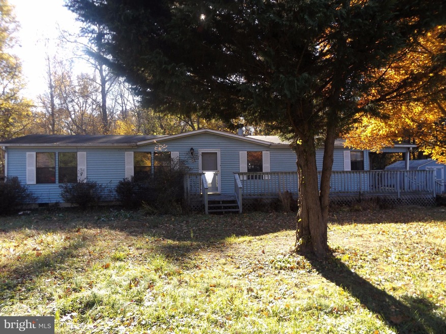 345 Cedar Ln, Colonial Beach, VA 22443 - photo 1