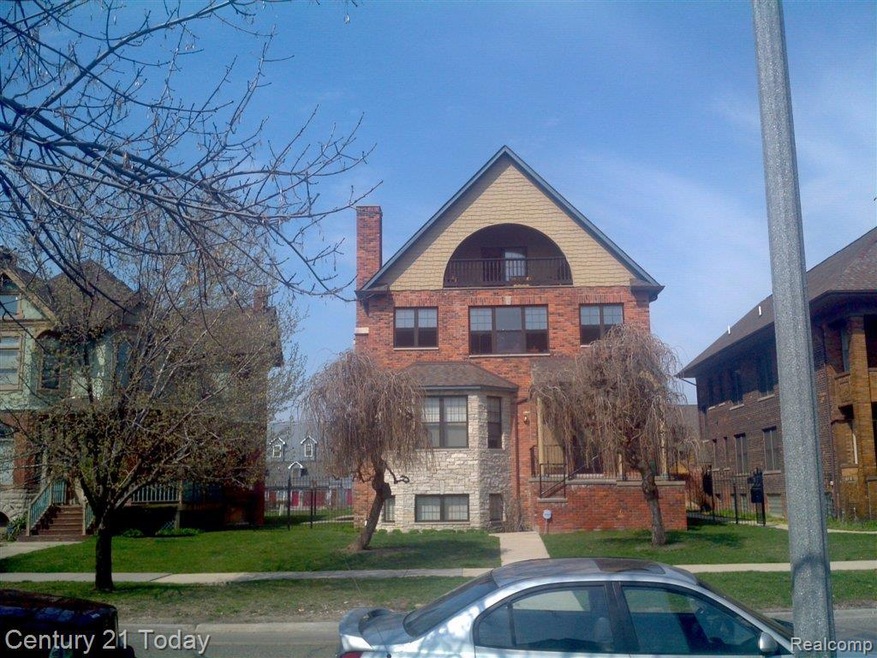 429 E Ferry St, Detroit, MI 48202 - photo 1