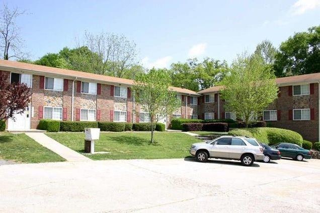 641 Powder Springs St SE unit 12, Smyrna, GA 30080 - photo 1