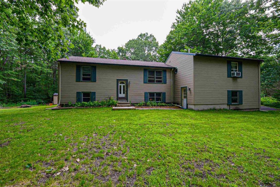 8 Beaver Pond Rd, Kingston, NH 03848 - photo 1