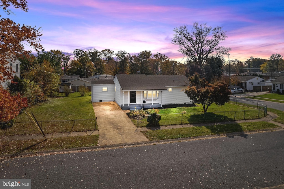 916 Bradley Dr, Wilmington, DE 19808 - photo 1