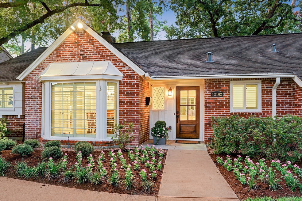 13102 Hermitage Ln, Houston, TX 77079 - photo 1
