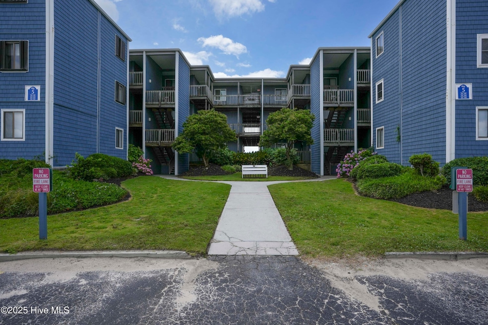 360 Topsail Reef - Exterior - Edited_4