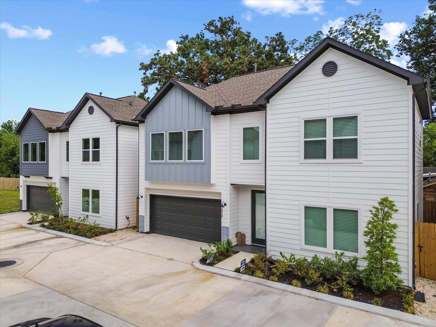 2610 Huntington Creek Ln, Houston, TX 77093 - photo 1