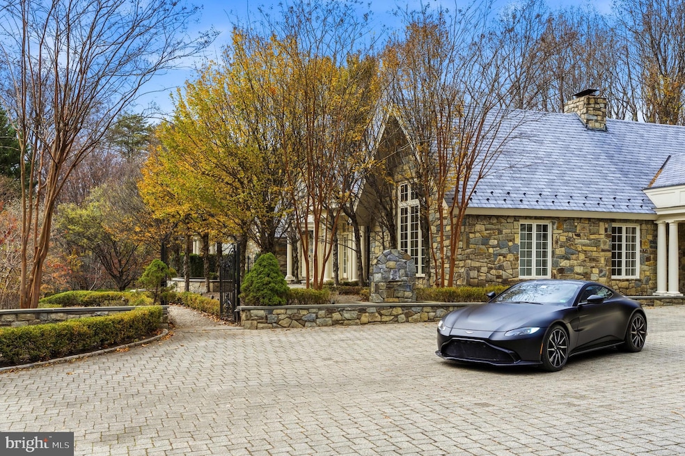 9324 Georgetown Pike, Great Falls, VA 22066 - photo 1