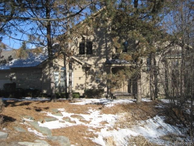 4981 Bloomfield Ridge unit 6, Bloomfield Hills, MI 48302 - photo 1