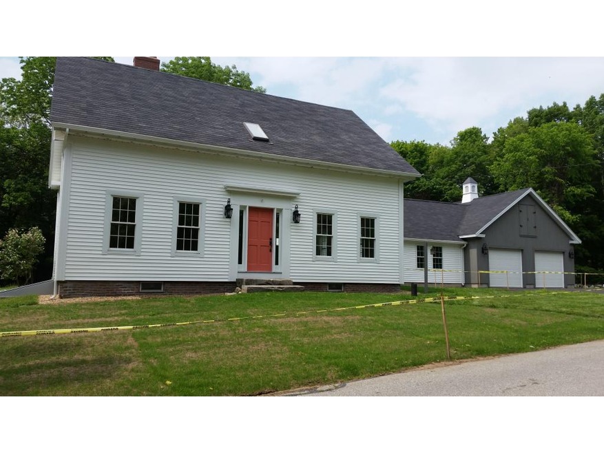 704 Cross Country Rd, Pembroke, NH 03275 - photo 1