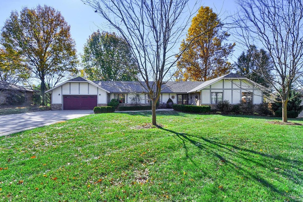 15 Belmont Place, Maryville, IL 62062 - photo 1