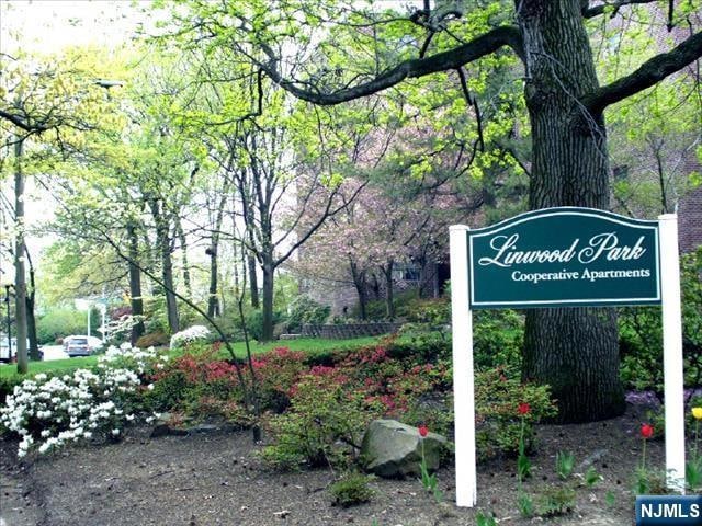 WELCOME TO YOUR HOME AT LINWOOD PARK!