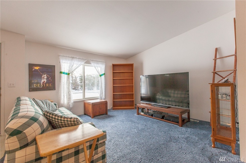 506 Newport Plaza, East Wenatchee, WA 98802 - photo 1