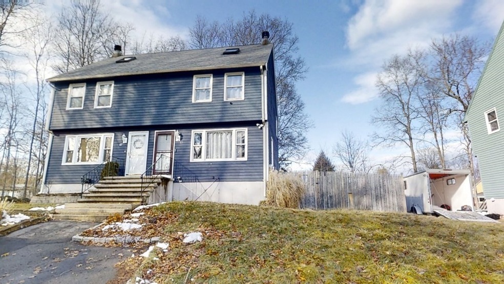 65 Acorn St unit 2, Haverhill, MA 01832 - photo 1