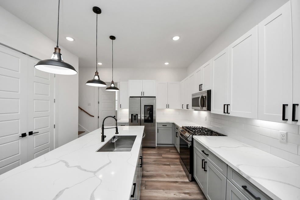 4328 Arlington St, Houston, TX 77022 - photo 1