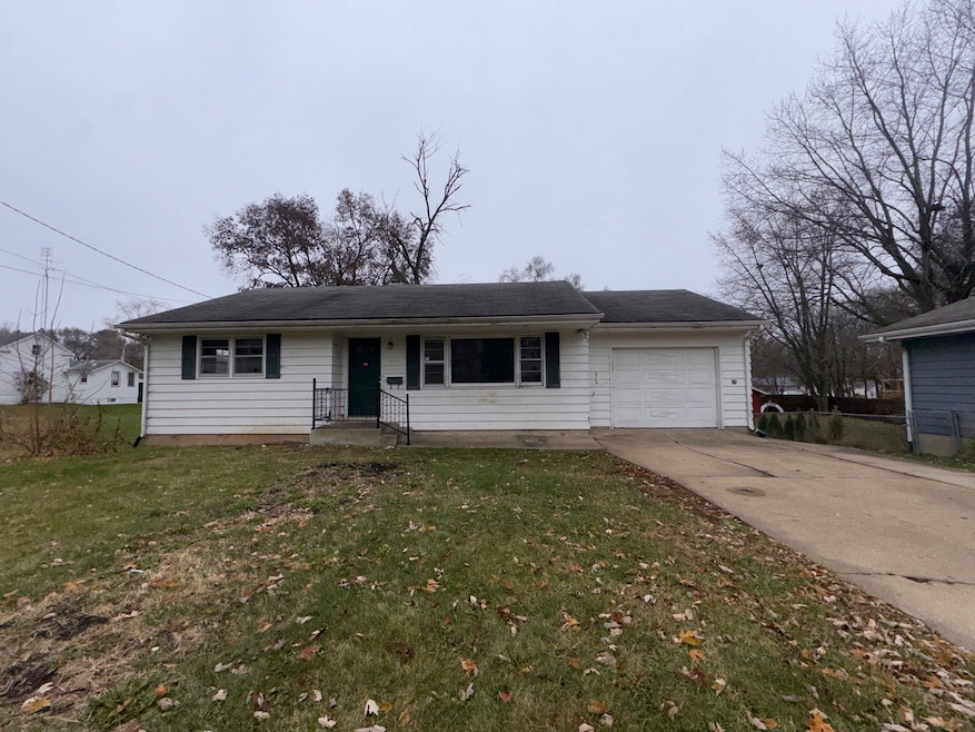 912 Chicago Ave, Dixon, IL 61021 - photo 1