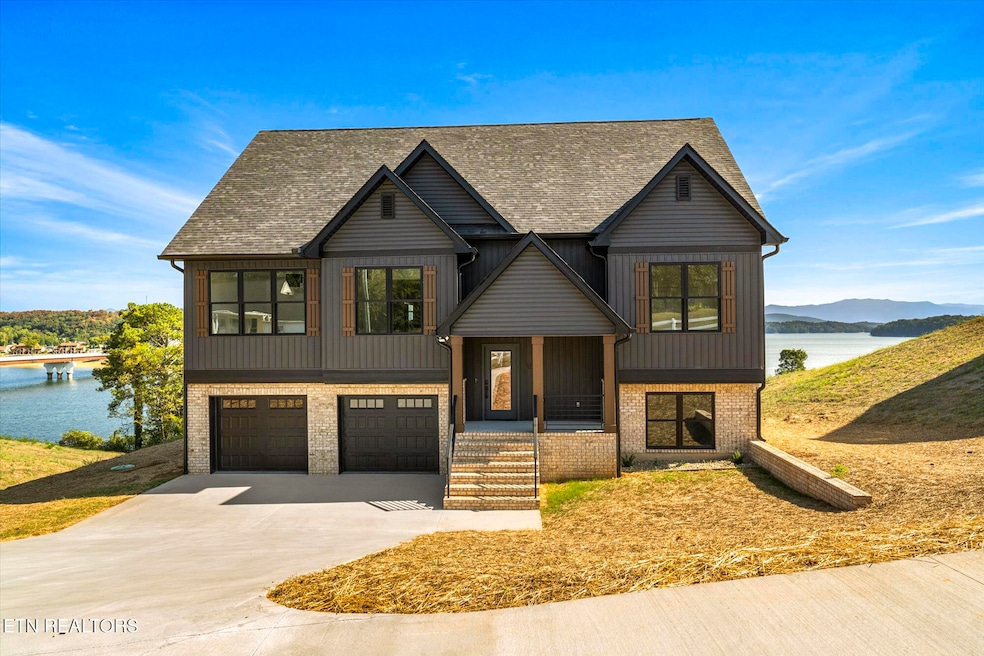 For Sale $949,000 • Co-Listing Agent