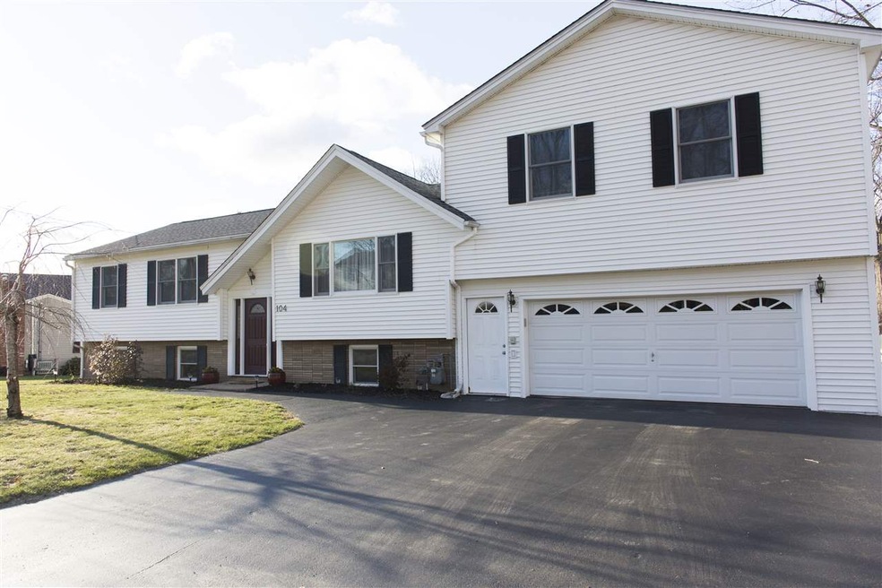 104 Patricia Ln, Manchester, NH 03104 - photo 1