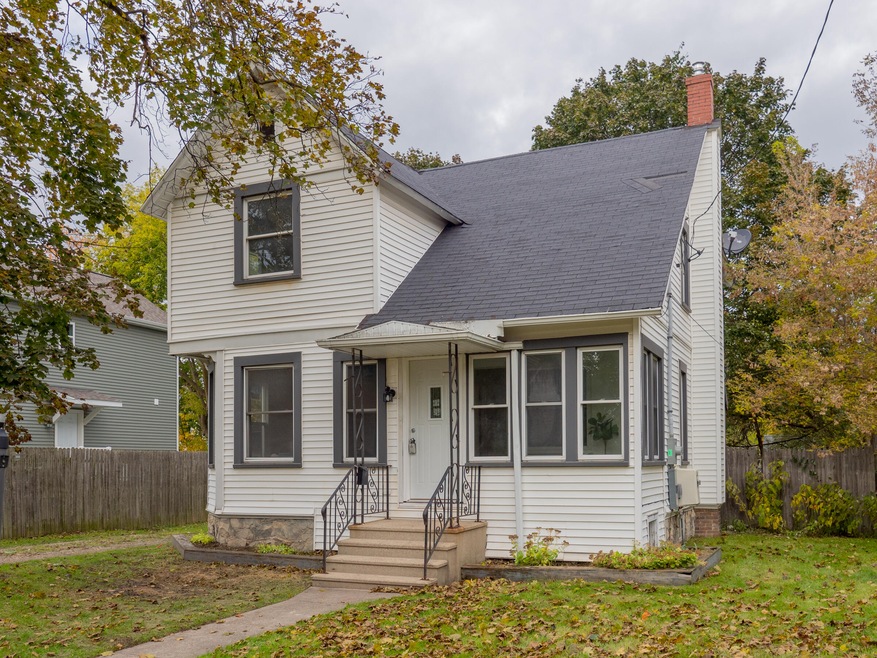 1407 E Stockbridge-101