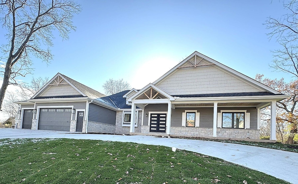 1620 Prestwick Dr unit 20-43, Lake Geneva, WI 53147 - photo 1