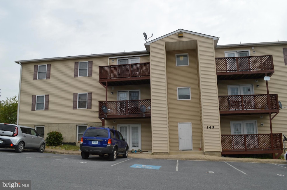 245 K-1 Brandy Ct unit K-1, Strasburg, VA 22657 - photo 1