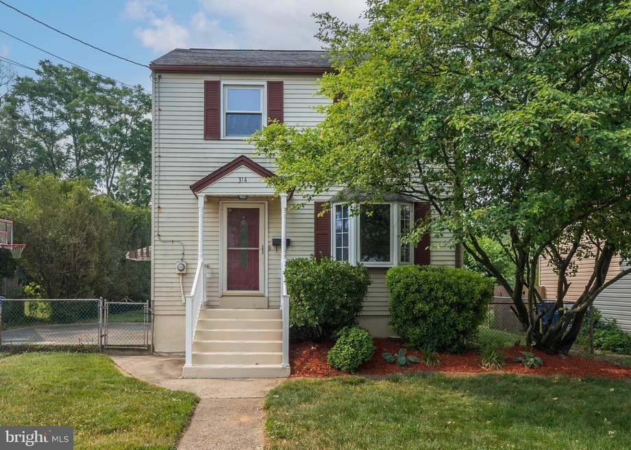 314 Mecray Ln, Maple Shade, NJ 08052 - photo 1