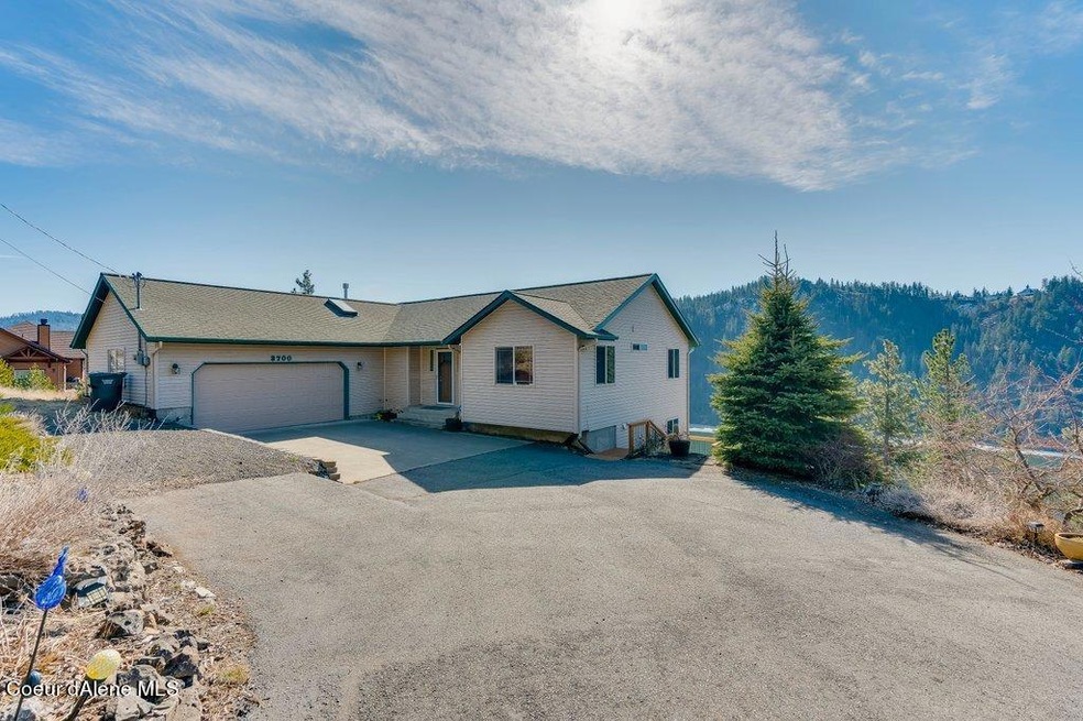 1Front of home.jpg-SMALL