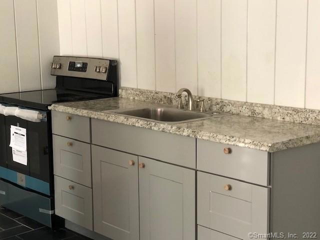 109 Webbs Hill Rd unit 2, Stamford, CT 06903 - photo 1