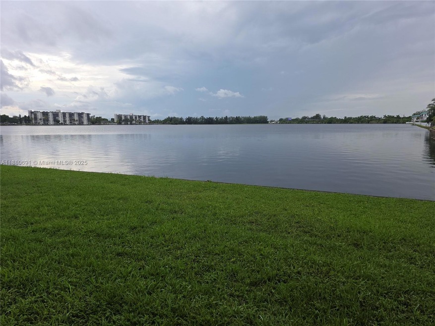 1300 NE 191st St unit A104, Miami, FL 33179 - photo 1