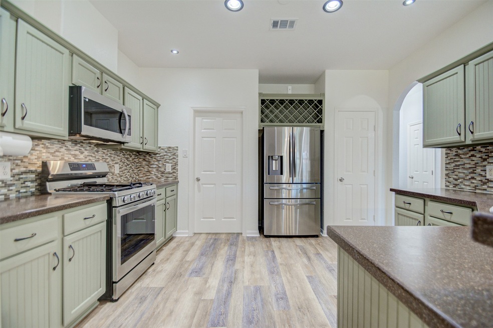 32306 Summer Park Ln, Conroe, TX 77385 - photo 1