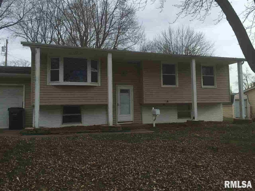 5103 Vine St, Davenport, IA 52806 - photo 1