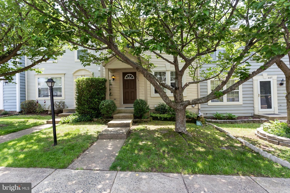605 Knollwood Ct, Stafford, VA 22554 - photo 1