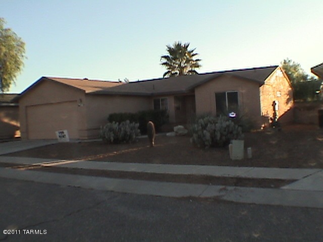 8774 E Squaw Peak Dr, Tucson, AZ 85730 - photo 1