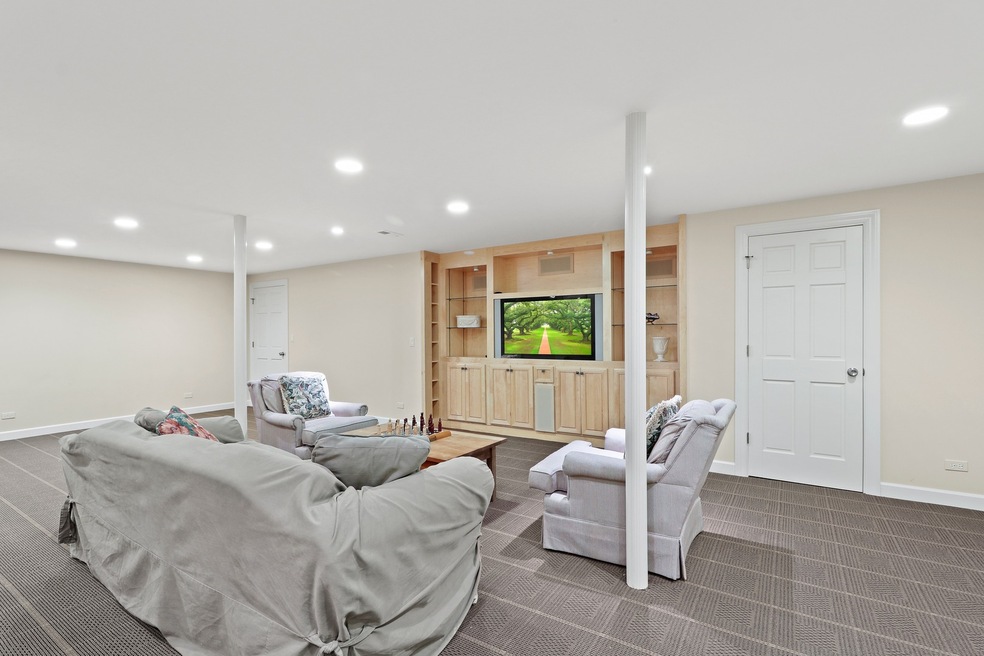 2127 Inverness Ln, Glenview, IL 60026 - photo 1