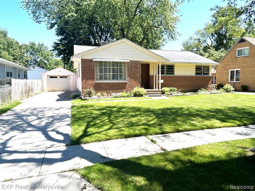 1014 18th St, Port Huron, MI 48060 - photo 1