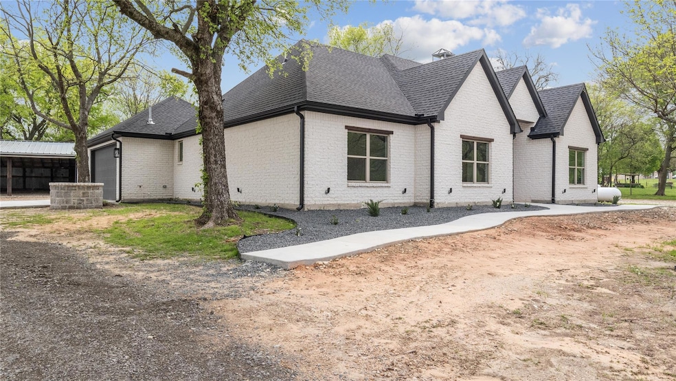 3190 Fm 151, Whitewright, TX 75491 - photo 1