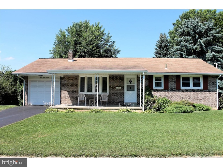 527 Lyman Ave, Womelsdorf, PA 19567 - photo 1