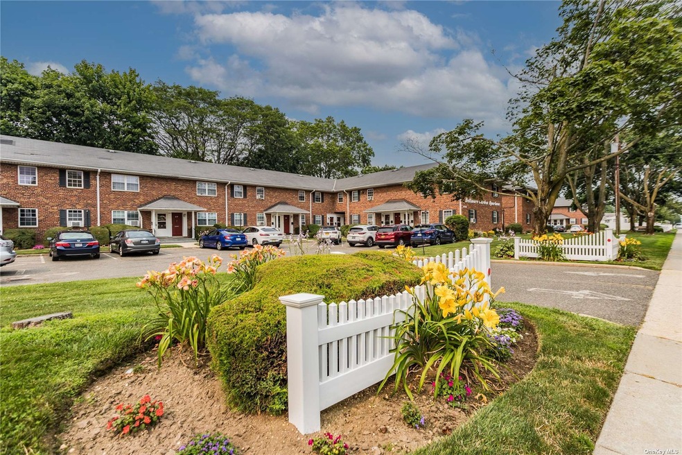 2537 Jerusalem Ave unit 1K, North Bellmore, NY 11710 - photo 1