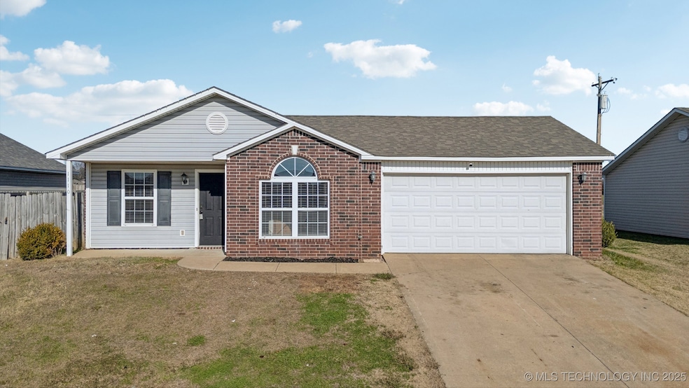 1110 W 24th St N, Claremore, OK 74017 - photo 1